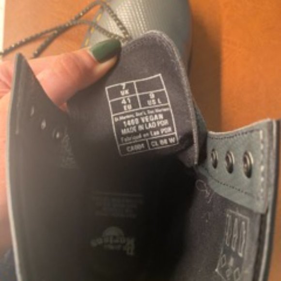 Vegan Dr. Martens 1460 , size 9 W - Picture 5 of 5